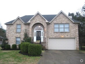 Building Photo - 307 Briarwood Ln