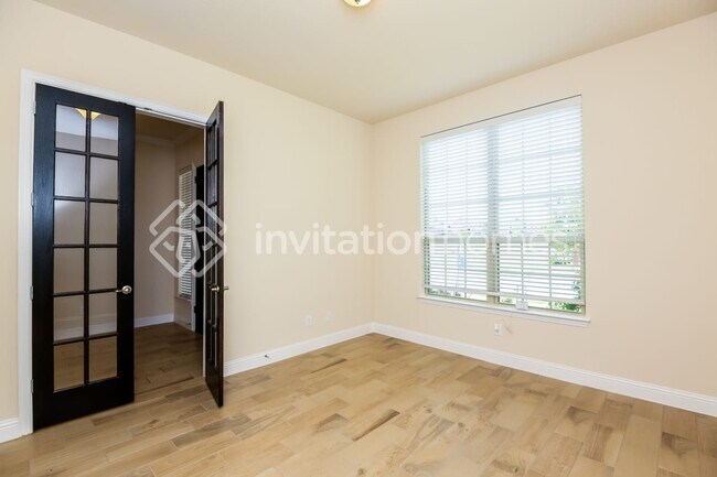 Building Photo - 15001 Teasley Ave
