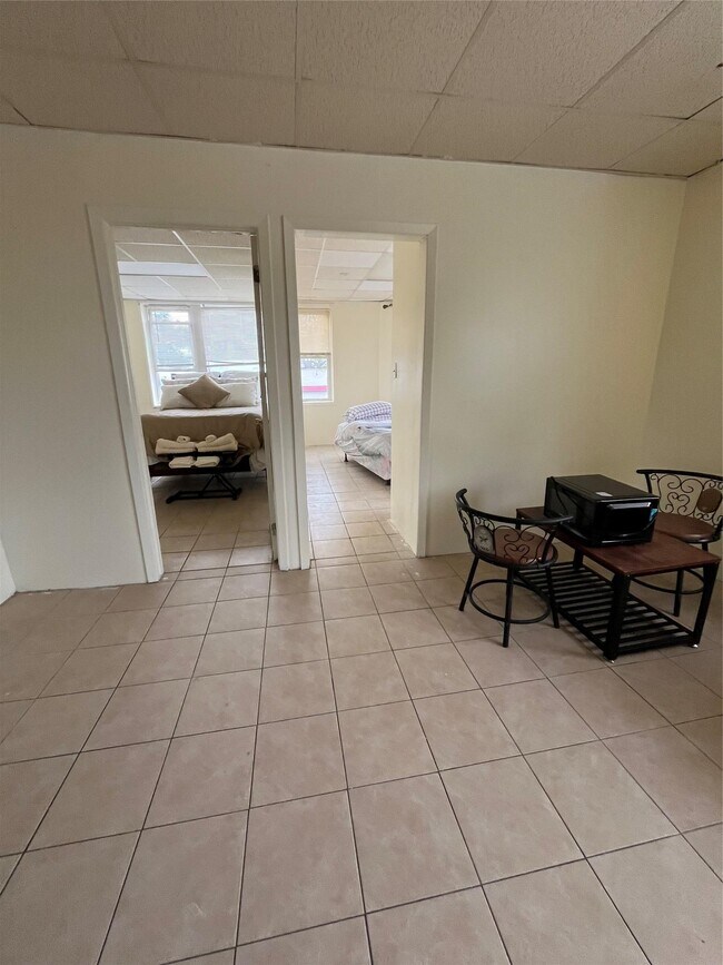 Foto del edificio - 156 Rockaway Ave
