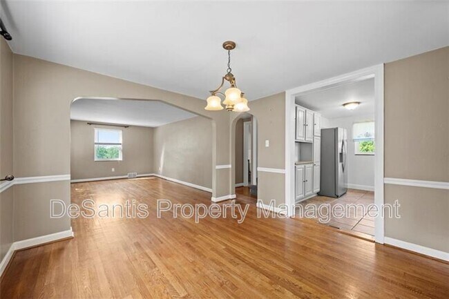 Building Photo - 345 Franklin Dr