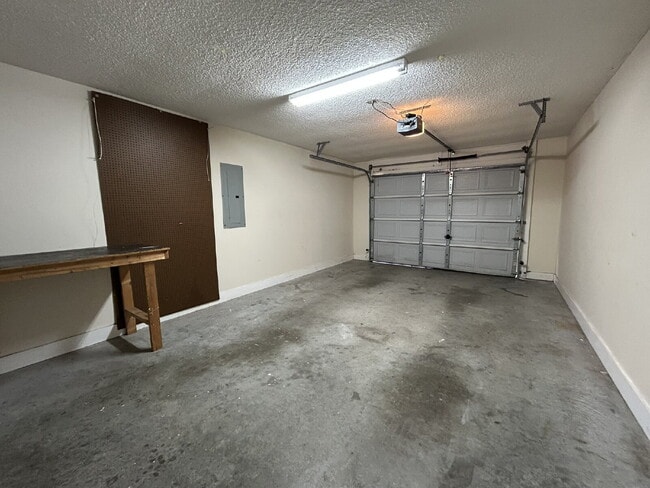 Building Photo - Home for Rent