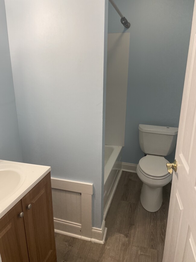 Bathroom - upstairs - 1 - 38 W Lafayette St