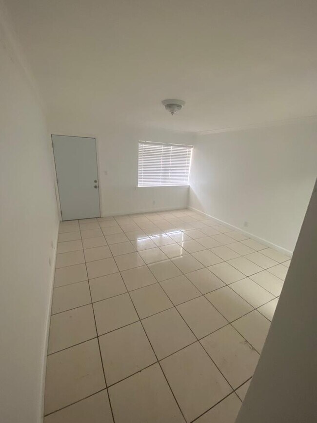 Foto del edificio - 11195 SW 1st St