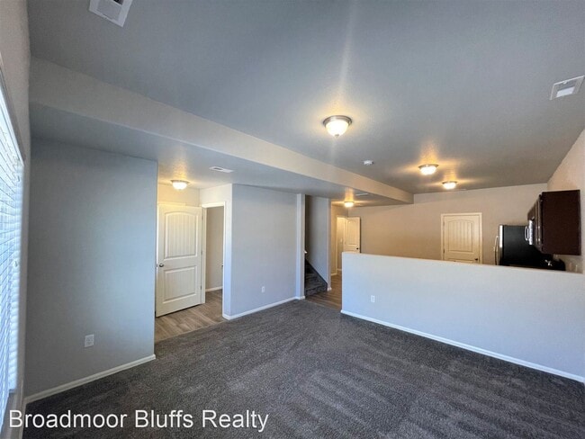 Building Photo - 3 br, 3 bath House - 7678 Grand Fir Point