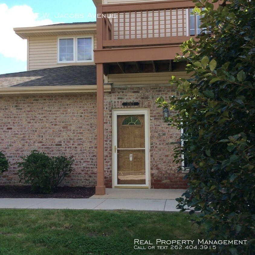 Primary Photo - 3 Bedroom 2 bath Condo-New Berlin 1,809 sq ft