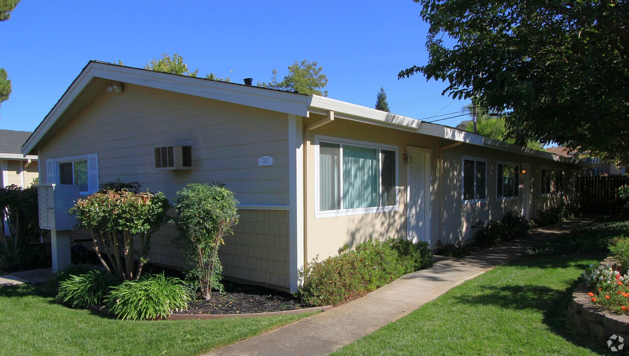Building Photo - Mormon Street Commons