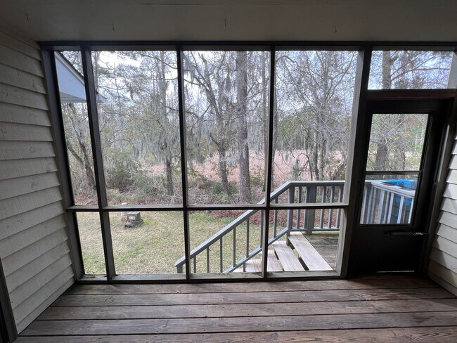 Foto del edificio - 10161-3 Creekside Dr.
