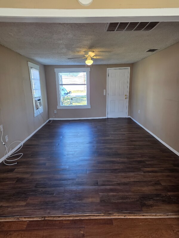 Foto del edificio - 2919 Maine Ave