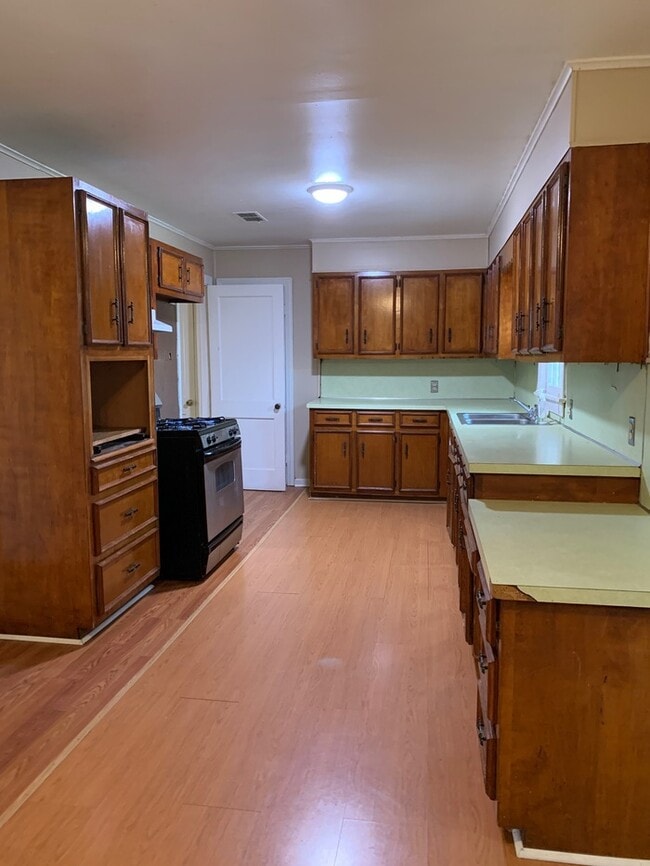 Building Photo - 607 Hudson