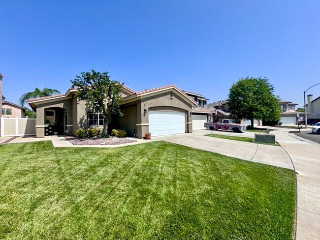Foto del edificio - Charming 3 Bedroom Single Story Home in Me...