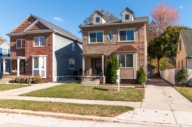 Building Photo - 3334 Cummings Ave