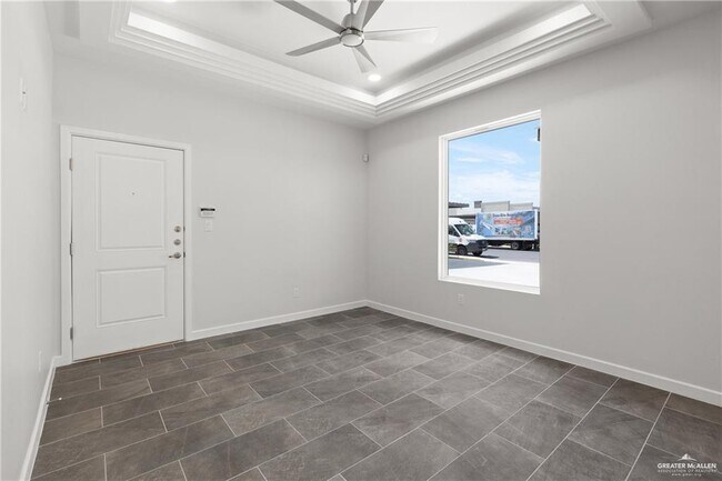 Building Photo - 1704 W Violet Dr