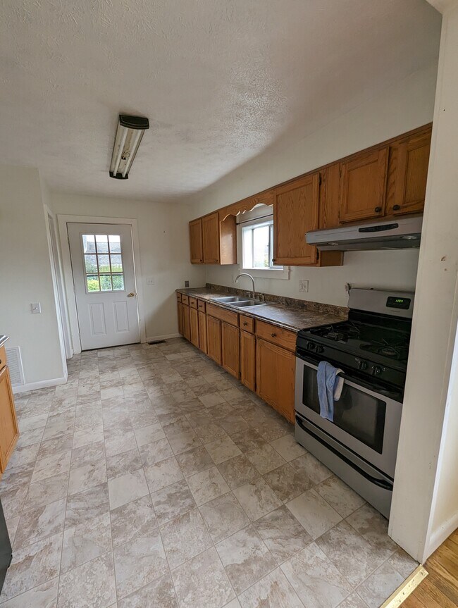 Building Photo - 133 Cayuta Rd
