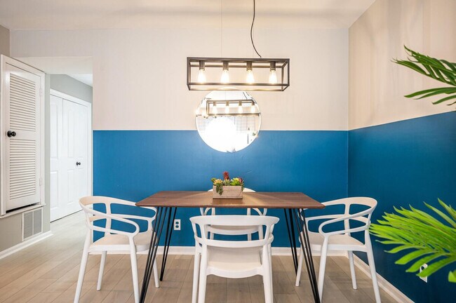 Foto del edificio - 1267 Sweet Pine Dr