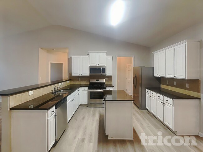 Foto del edificio - 654 Ivy Chase Loop