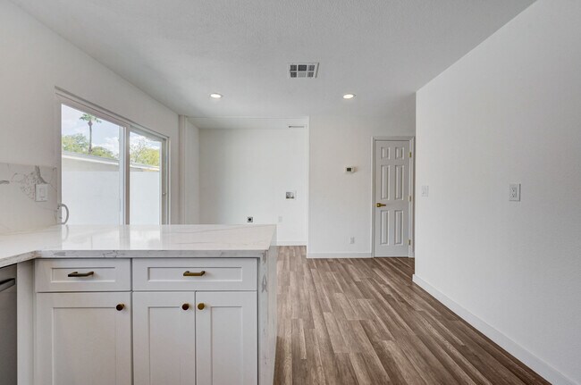 Foto del edificio - 571 Greenbriar Townhouse Way