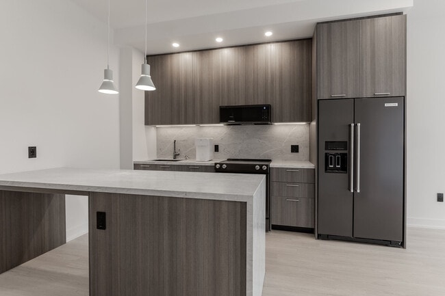 Building Photo - 31 York Garden Wy