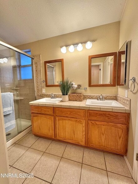 Foto del edificio - 923 Edgecliff Dr