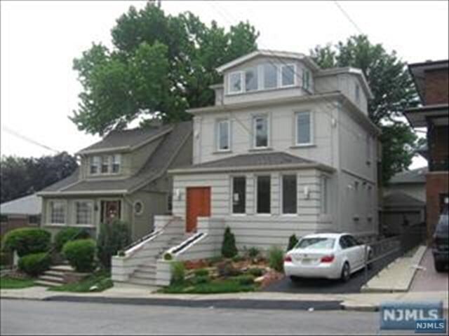 Primary Photo - 216 Edgewater Rd