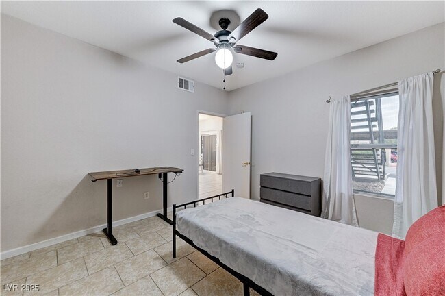 Building Photo - 6650 W Warm Springs Rd