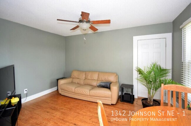Foto del edificio - 1342 Johnson St NE