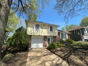 Building Photo - 8300 E 104 Terrace