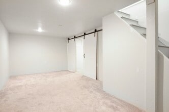 Building Photo - 14343 Interlake Ave N