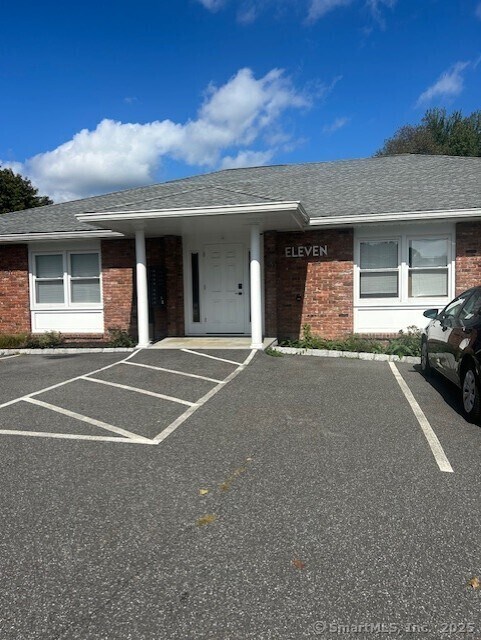Foto del edificio - 11 Church Hill Rd