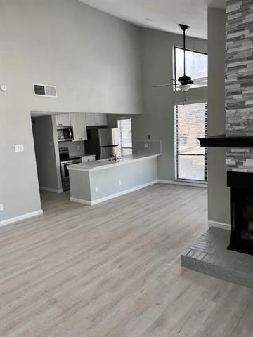 Foto del edificio - 7522 Holly Hill Dr