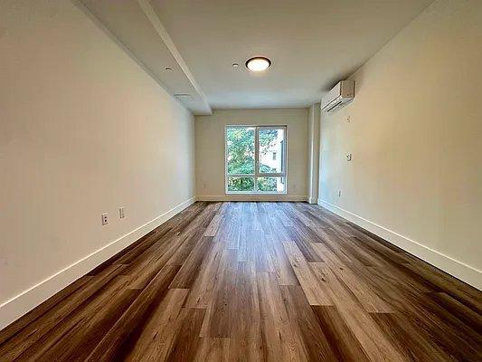Foto del edificio - 1 bedroom in BRONX NY 10463