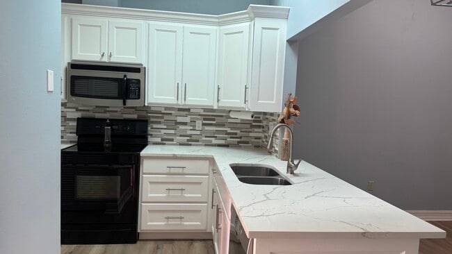 Building Photo - 746 N Jefferson Ave