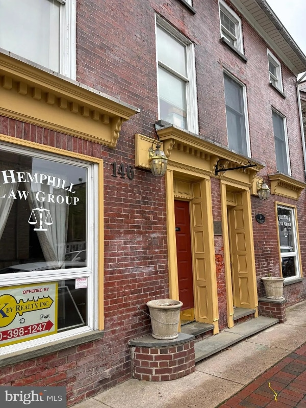 Building Photo - 144 E Main St