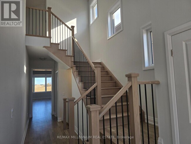 Building Photo - 901 Knights Ln