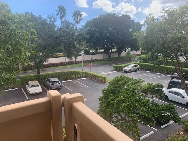Foto del edificio - 6585 Kensington Ln