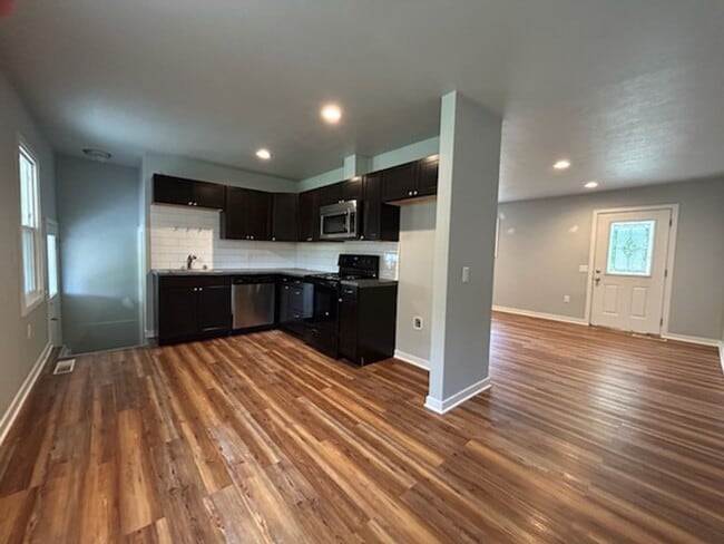 Building Photo - 224go