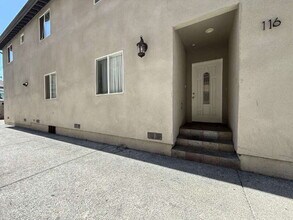 Building Photo - 116 W 50th St