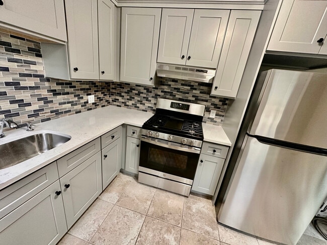 Foto del edificio - 18 Lanecrest Ave