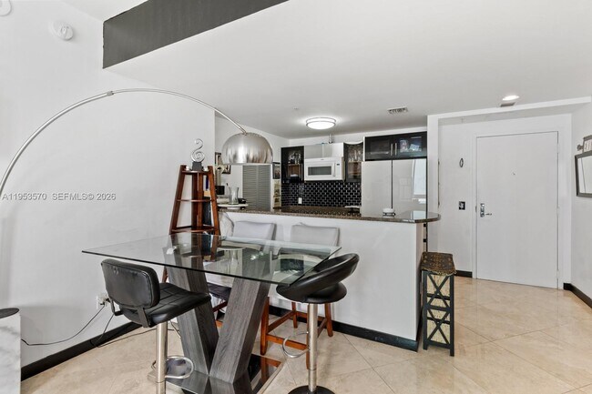 Foto del edificio - 300 S Biscayne Blvd