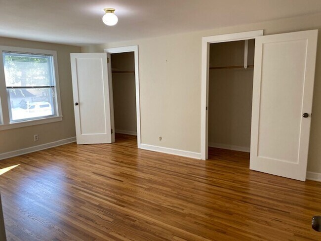 Building Photo - 4916 Morehead Ave