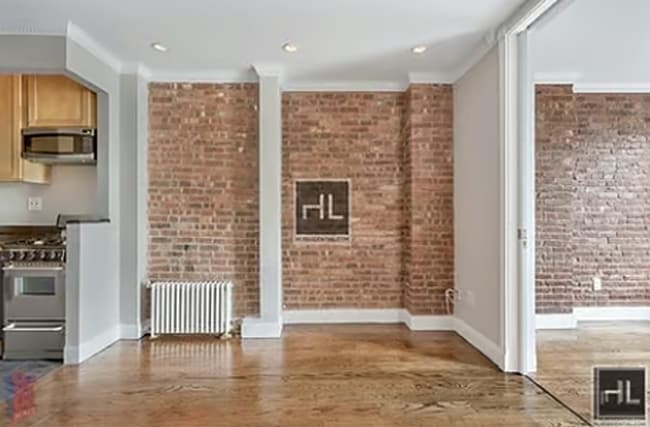 Building Photo - Tenth Avenue