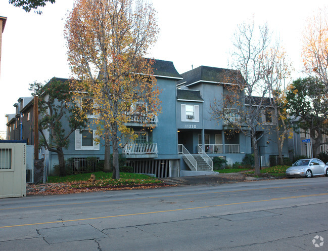 Foto del edificio - Via Toluca Lake