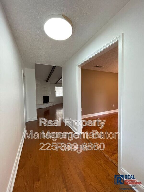 Foto del edificio - 5536 Parkforest Dr