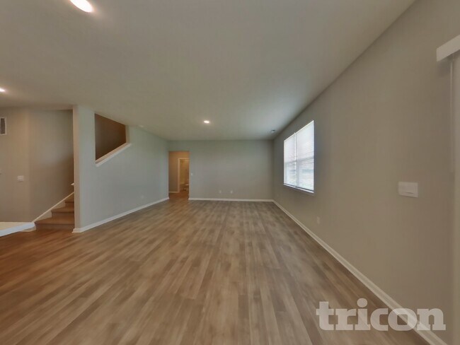 Building Photo - 9137 Hemingway Dr