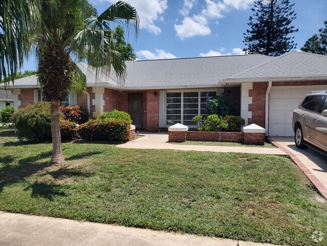 Building Photo - 154 SE Selva Ct
