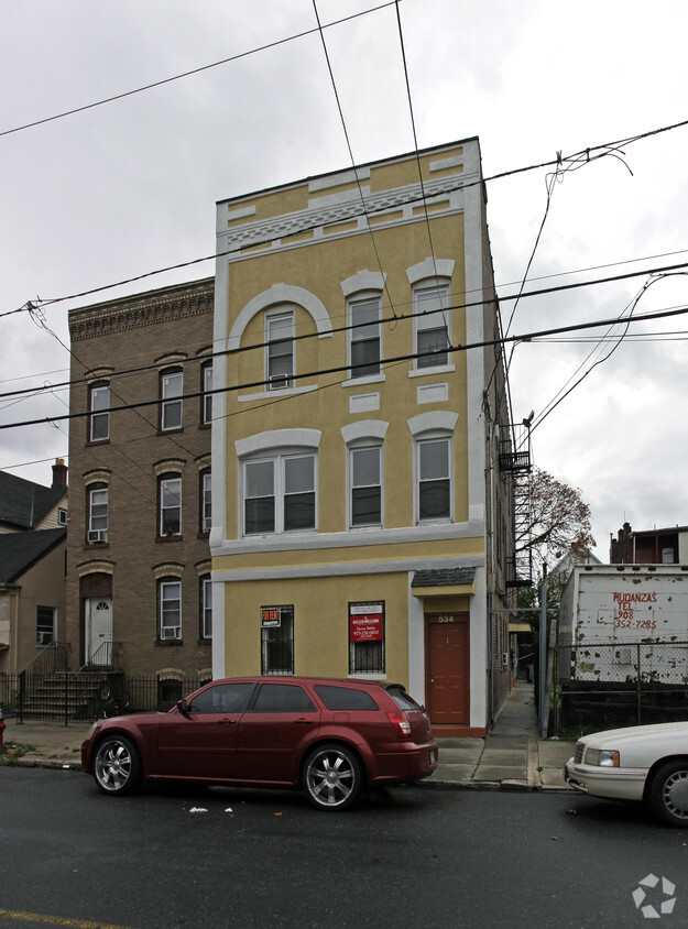 Building Photo - 534 E Jersey St