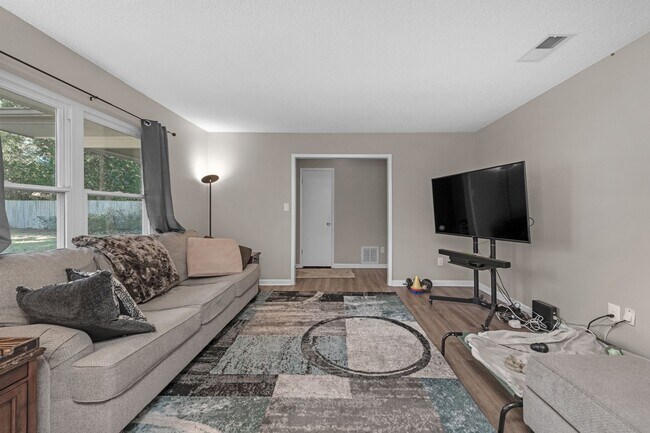 Building Photo - Gulf Breeze High School District Home Avai...