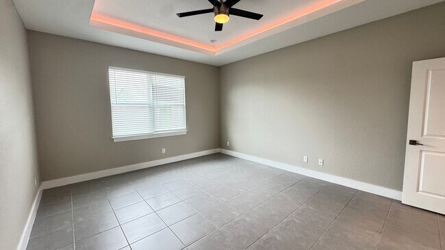 Foto del edificio - BEAUTIFUL 4/2 IN POINCIANA!
