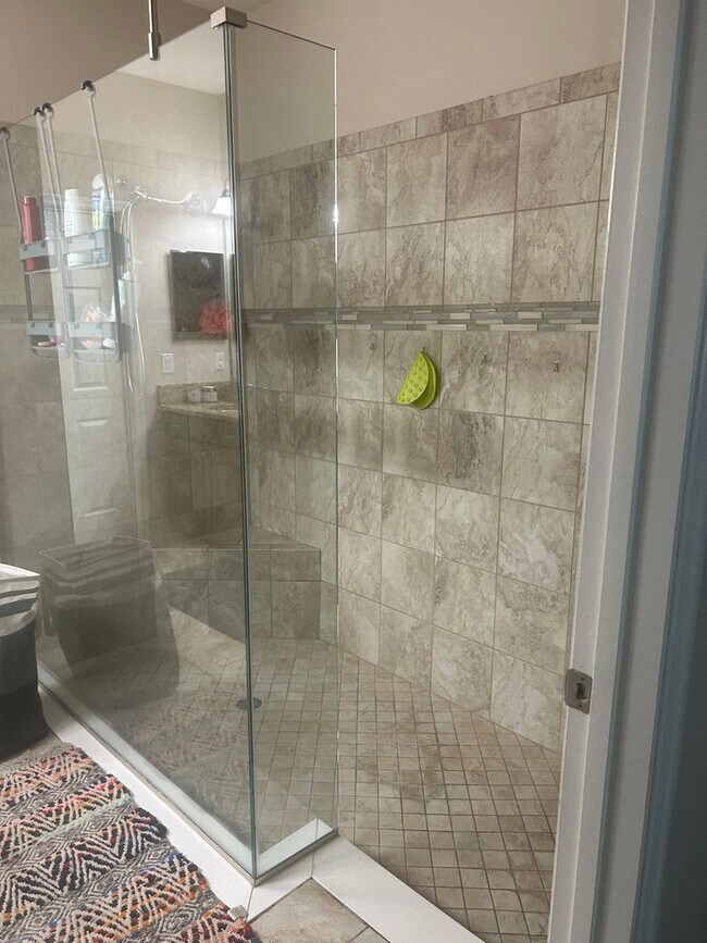 Foto del edificio - 3 Bedroom Townhome in Tampa