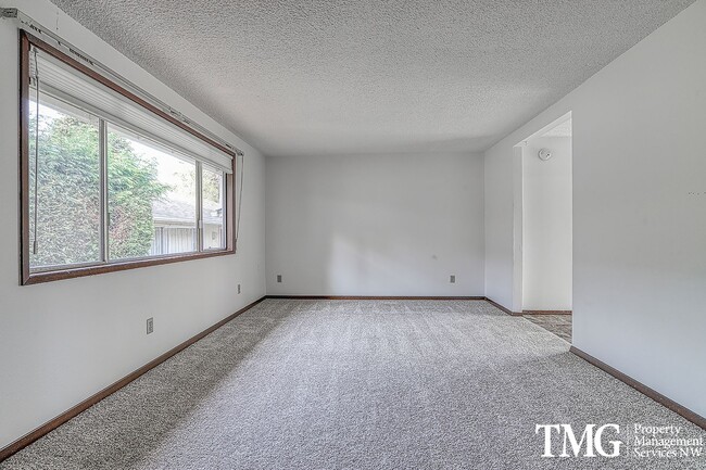 Building Photo - New Carpet & Fresh Paint, Small Dog Friend...