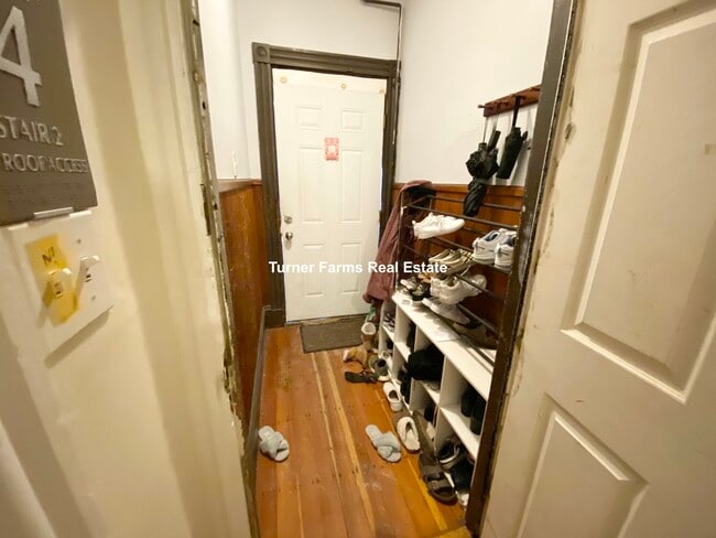 Building Photo - 72 Calumet St